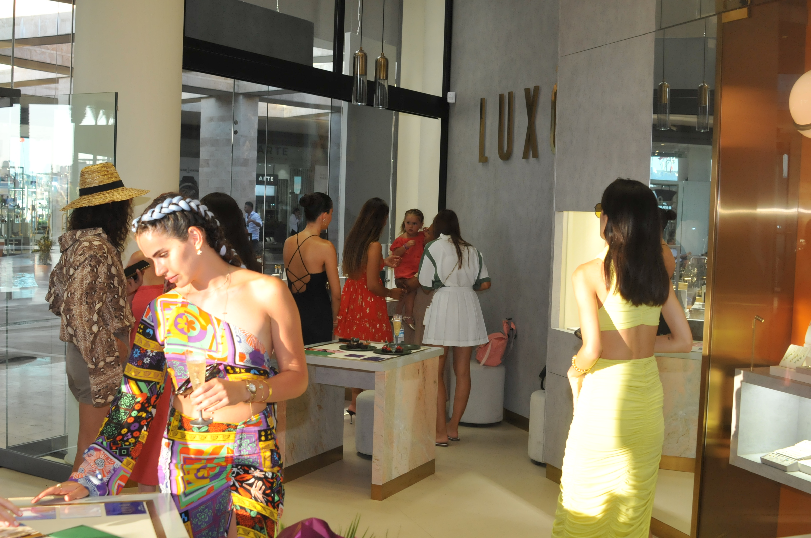 Luxo gallery 3